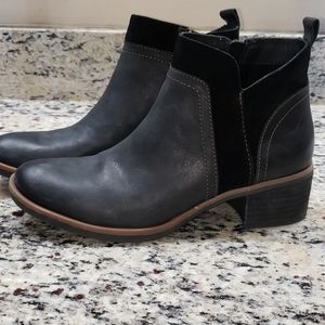 Korks Leather Ankle Boot Size 6.5M